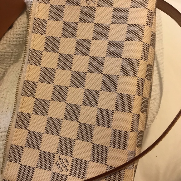 AUTHENTIC LOUIS VUITTON POCHETTE ACCESSOIRES. BRAND NEW!! - Picture 4 of 6